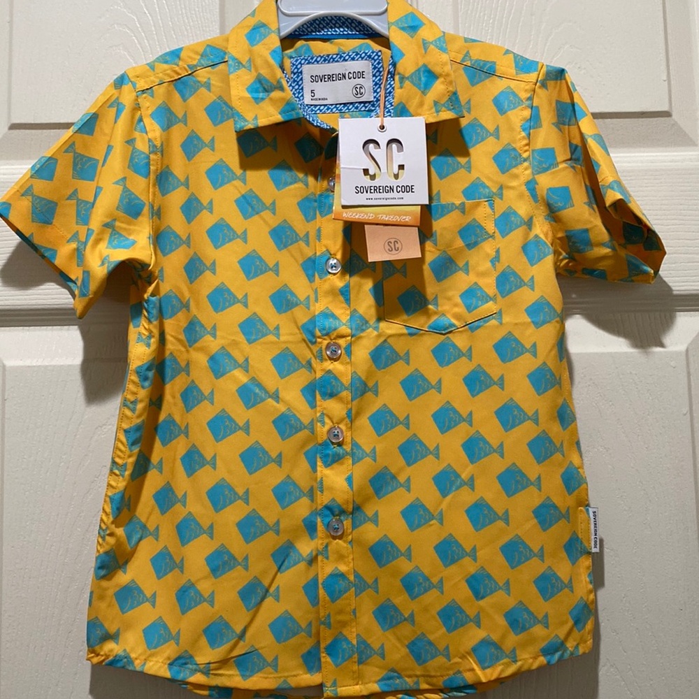 Boys size 5 Sovereign Code shirt